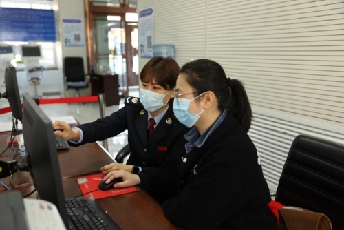 [人民网]通化市东昌区税务局：“税务+行业” 服务企业月
